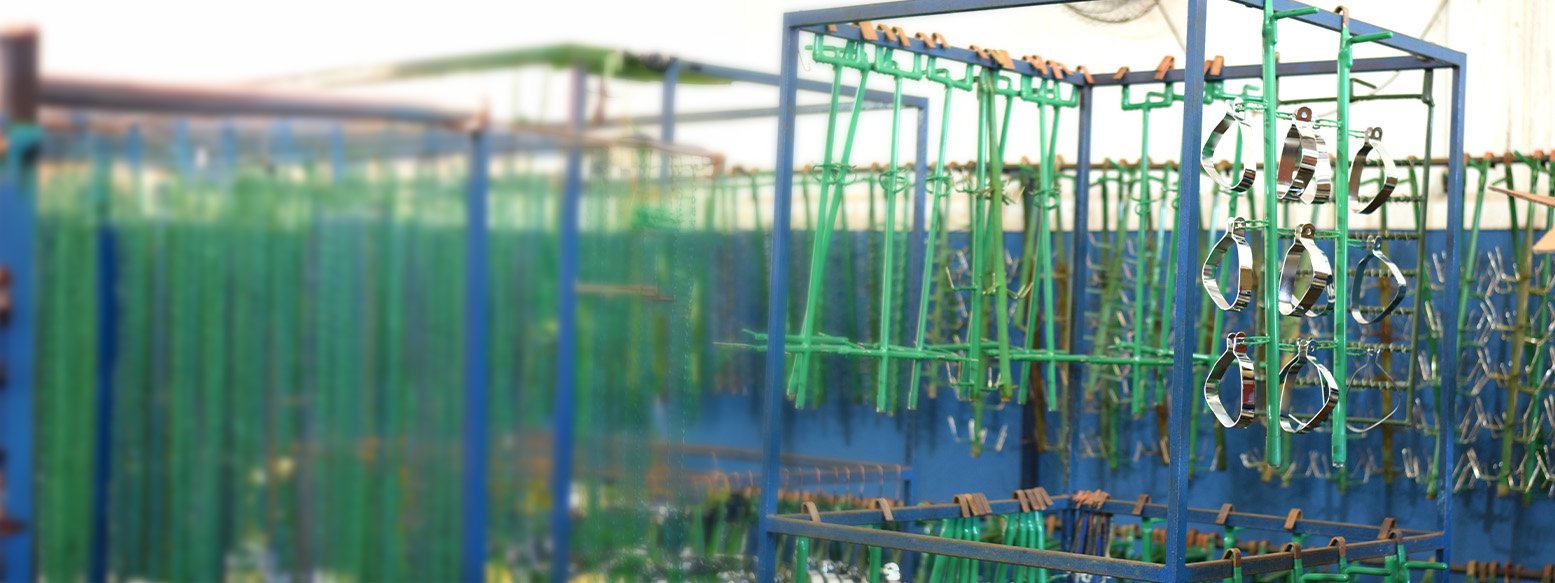 A Cromadora Líder oferece soluções completas em tratamentos e acabamentos para peças metálicas